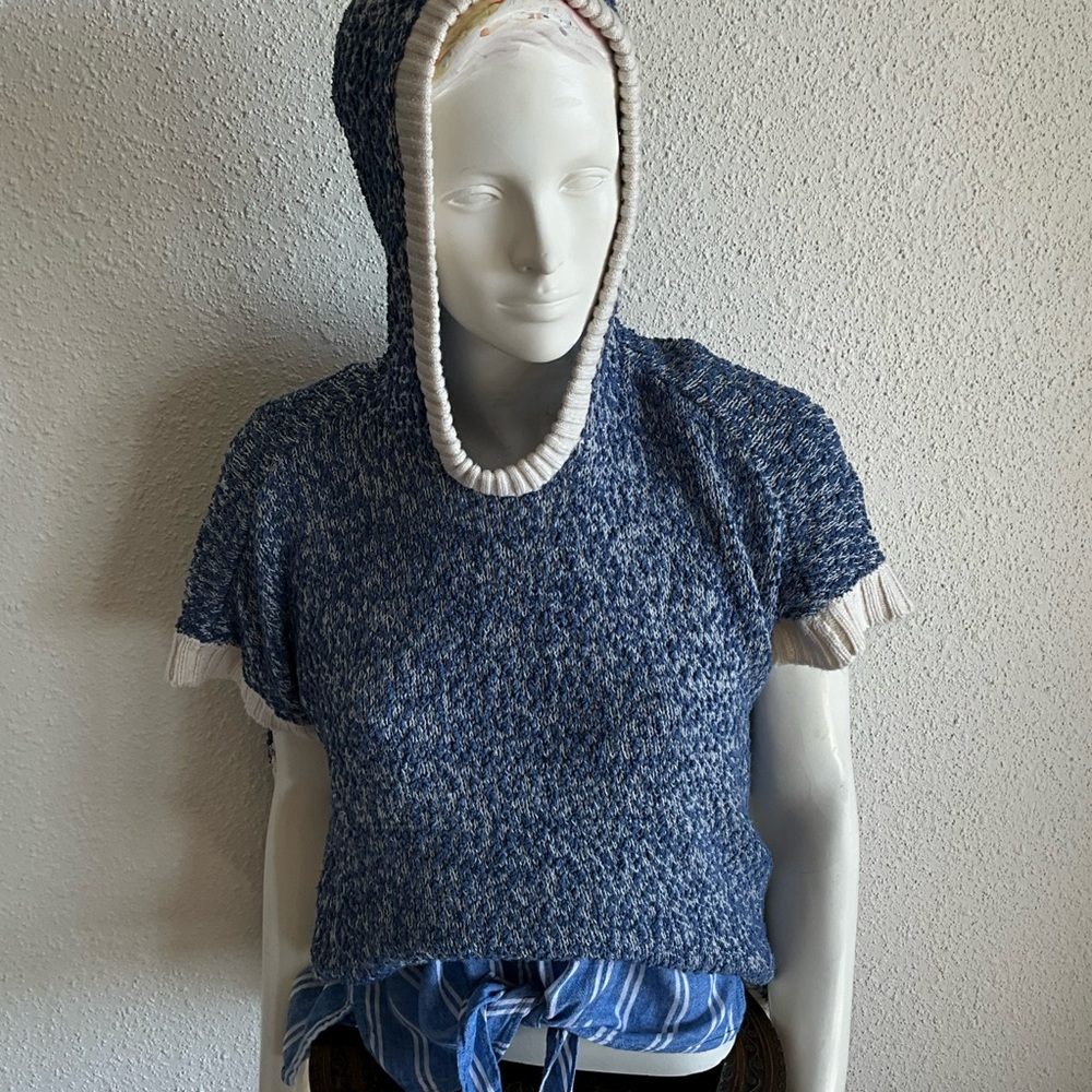Chunky Textured Hooded Knit Poncho / Capelet